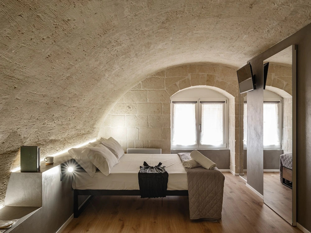Hydria Rooms