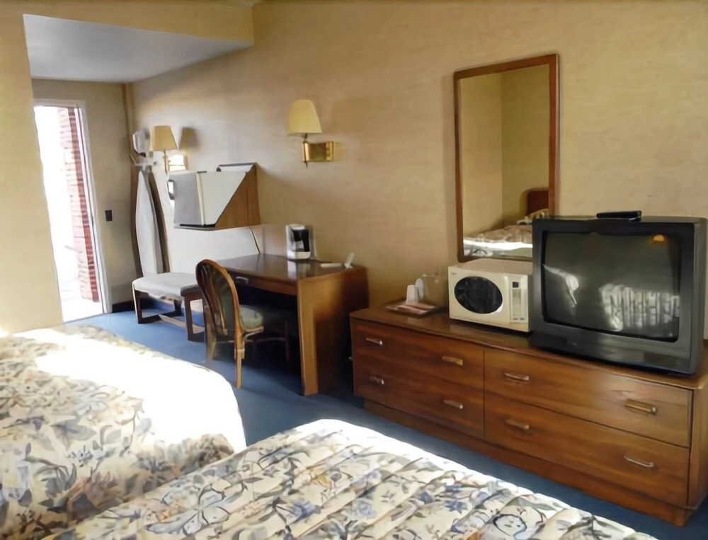 Black Horse Lodge & Suites