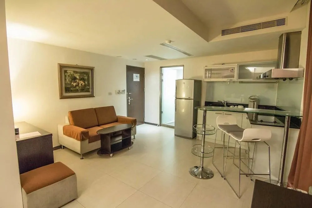 Katherine Plaza Hotel