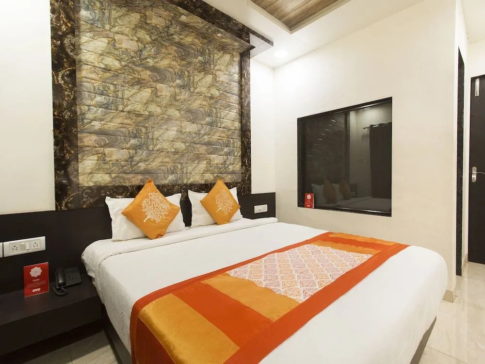 OYO 10374 Hotel Swapnalok