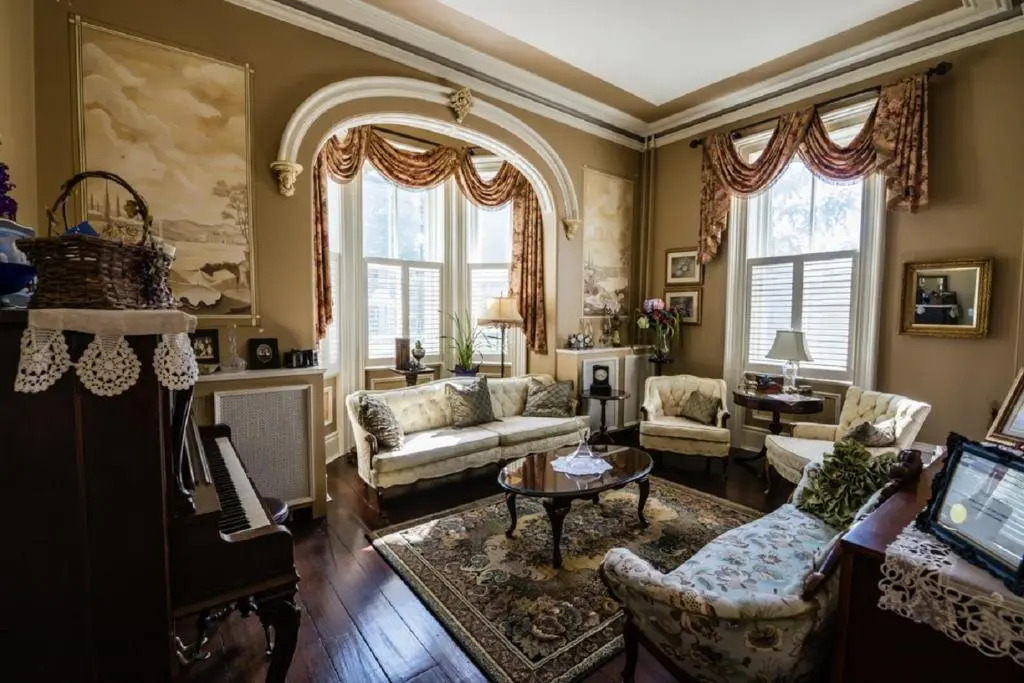 Hughson Hall Bed & Breakfast
