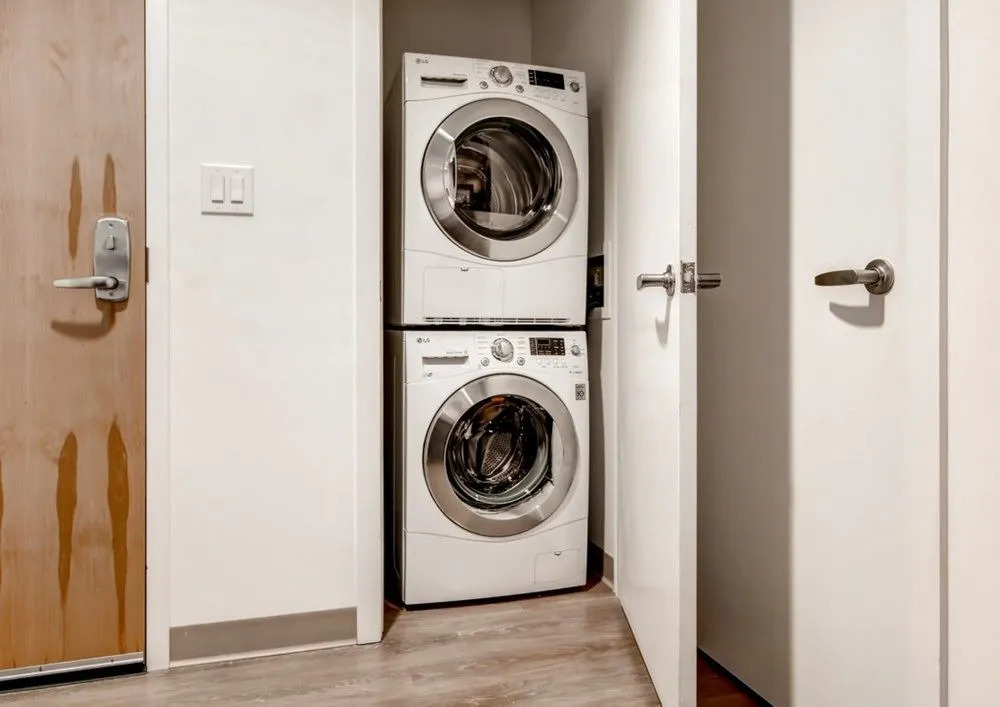 Global Luxury Suites in Rosslyn