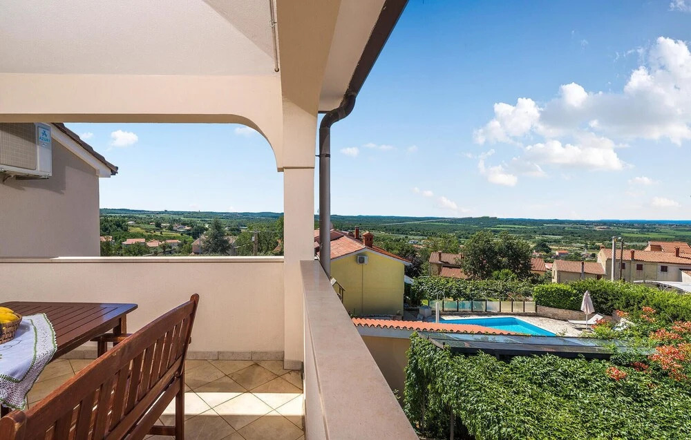 Beautiful Home in Brnobici With 4 Bedrooms, Wifi and Outdoor Swimming Pool