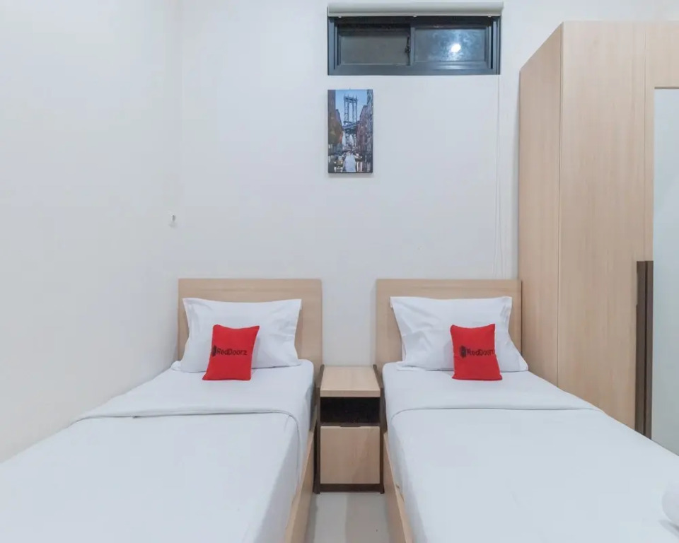 RedDoorz near CSB Mall Cirebon