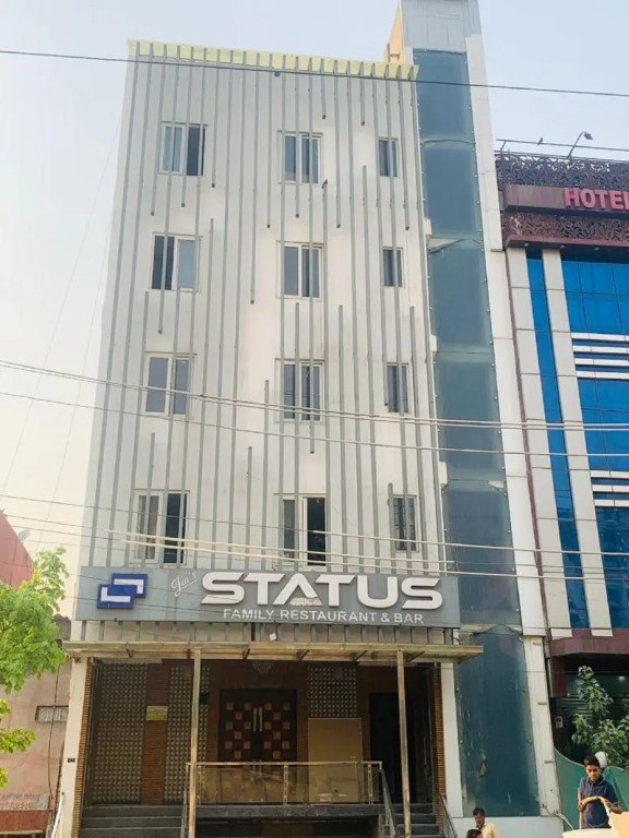 Status By Hotel The Emporio