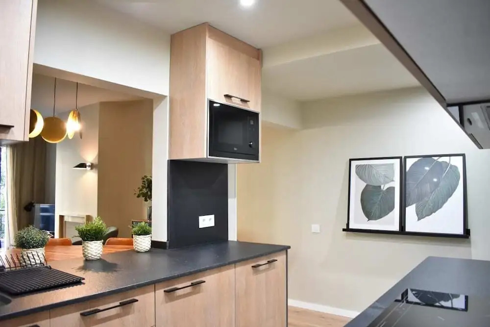 Designer 4 Bed Apt W Balcony Near Plaça Catalunya