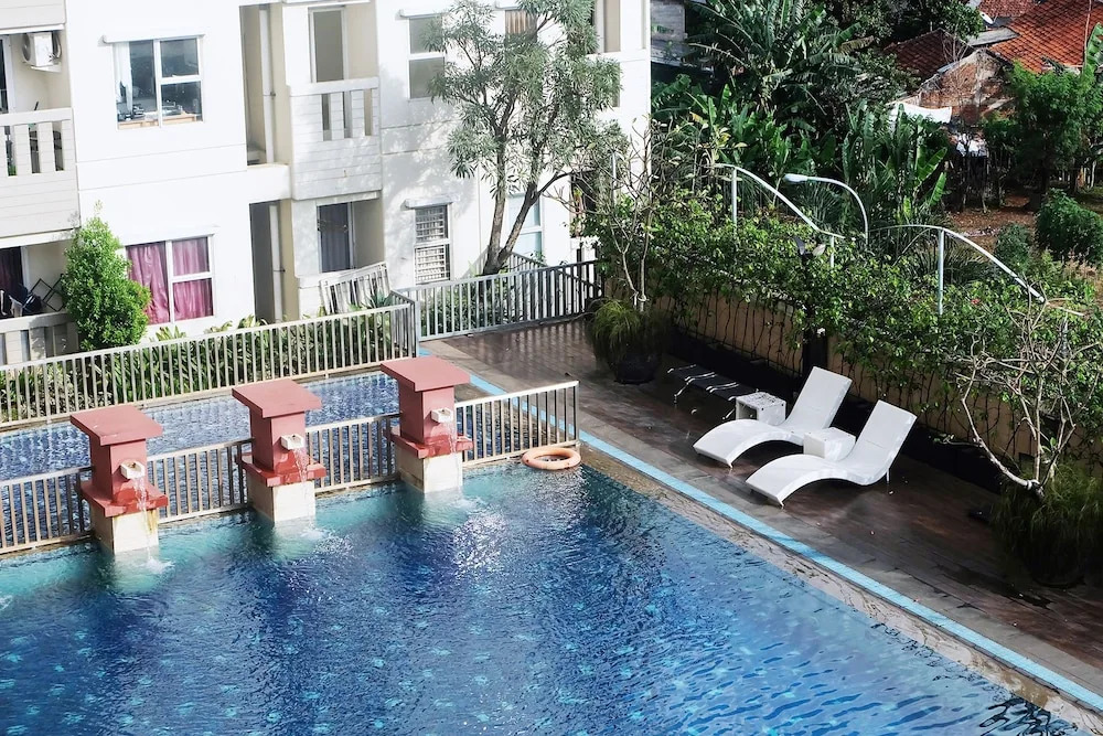 Great Location Studio Belmont Apartment near Puri Mall
