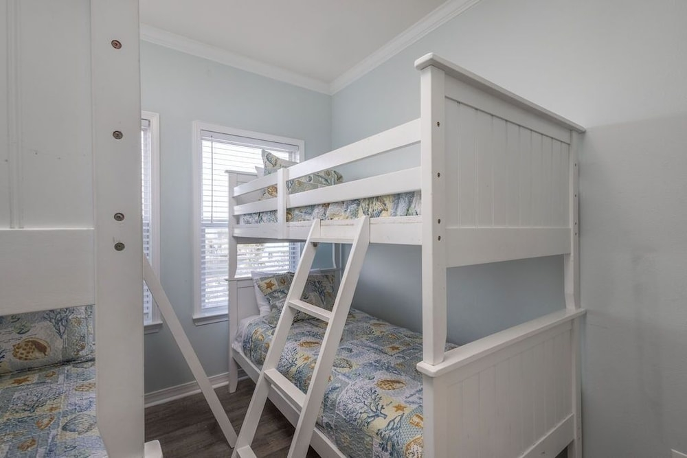 Spinnaker Pointe Unit 4B