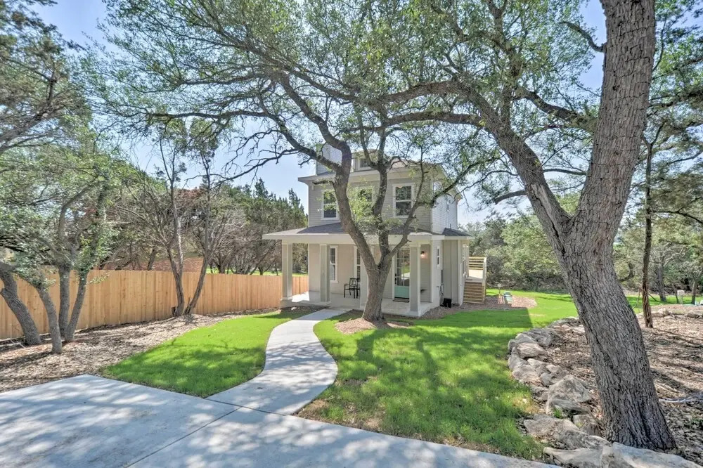 Canyon Lake Home w/ Deck ~ 1 Mi to Comal Park