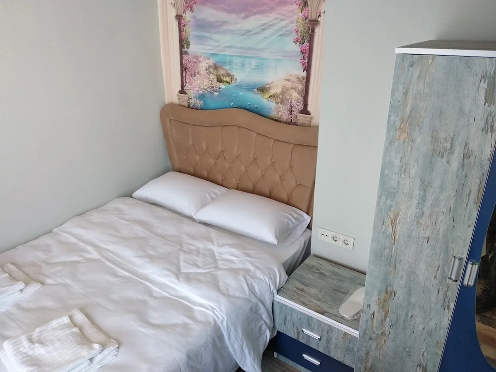 Redamancy Hotel