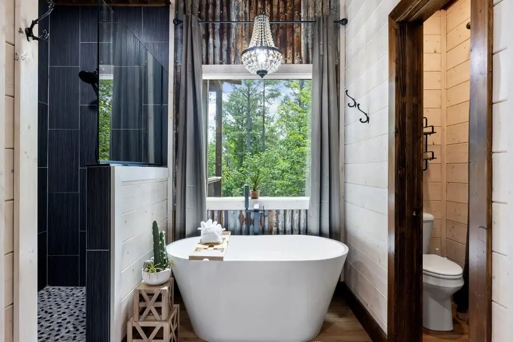 Chic Rustic Cabin Woodsy Retreat in Eagle Mt