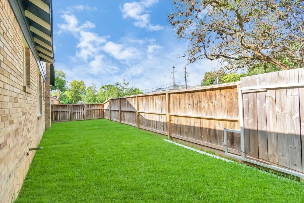 Historical Cozy Home in the Houston Heights Near Downtown, Midtown Galleria