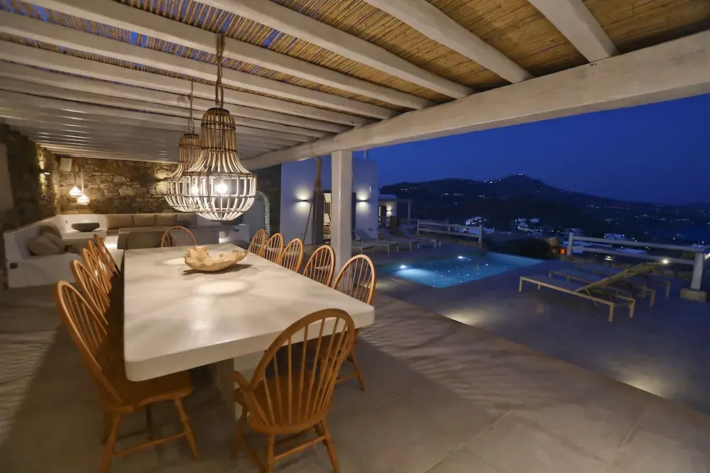 Villa Moonflower