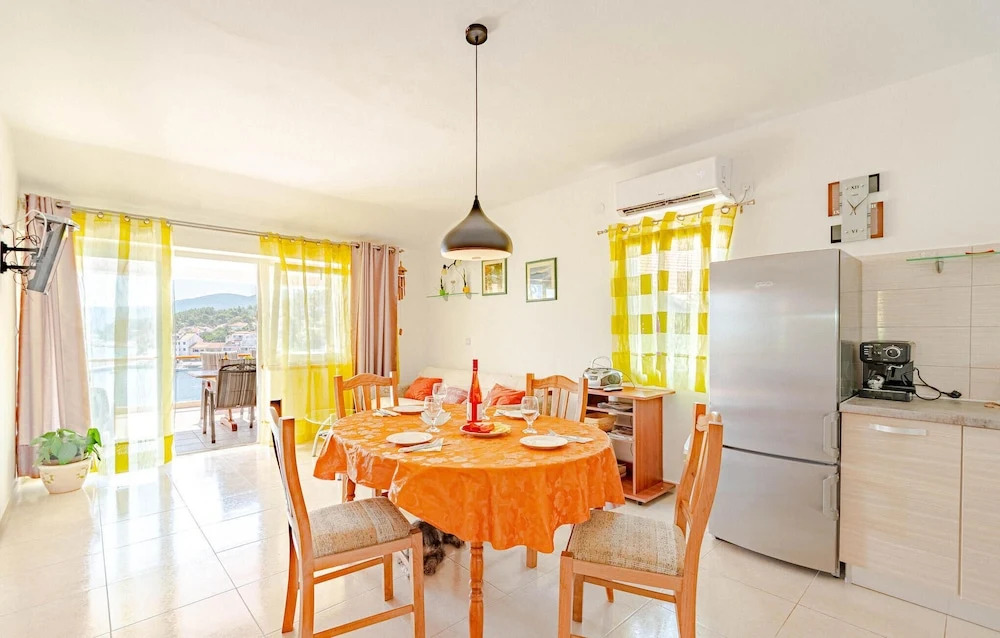 Holiday Home Prigradica 05