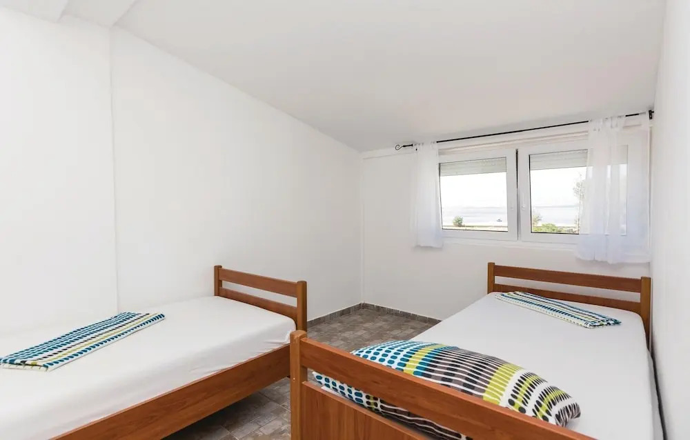 Beautiful Apartment in Vir With 2 Bedrooms and Wifi