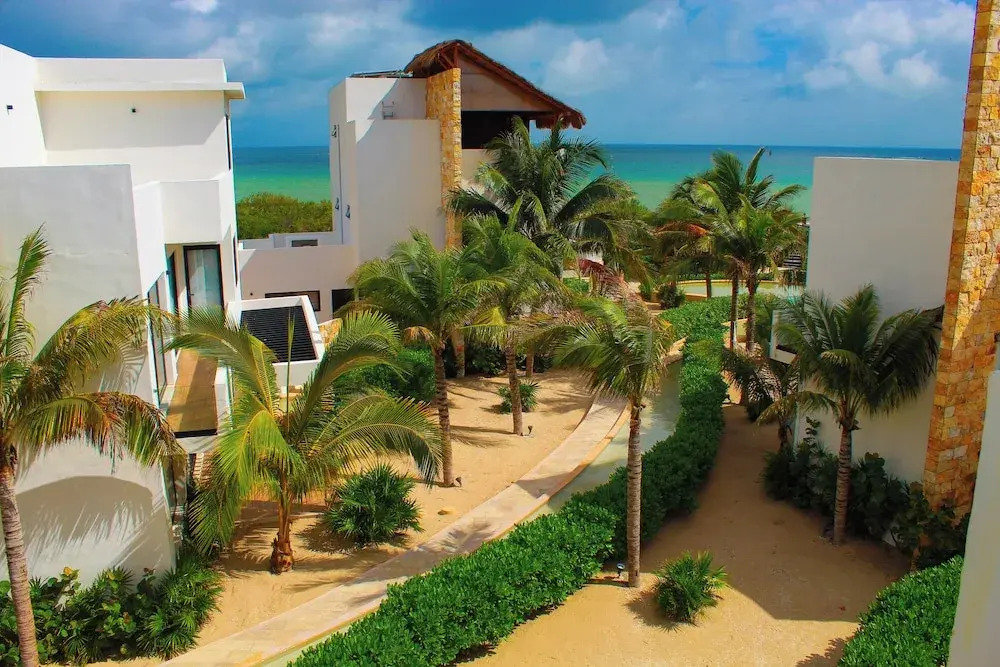 Corcomoran Luxury Beachfront house