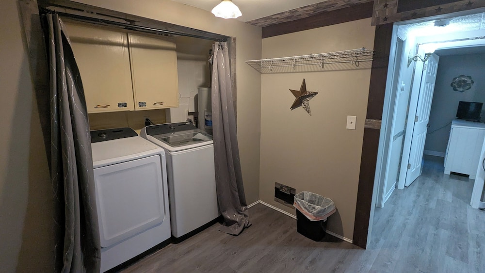 Chalet w Loft Near Sleeping Bear 2552