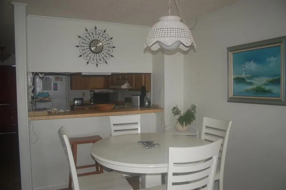 Crescent Beach Villas, Villa 207 - 2 Br Condo