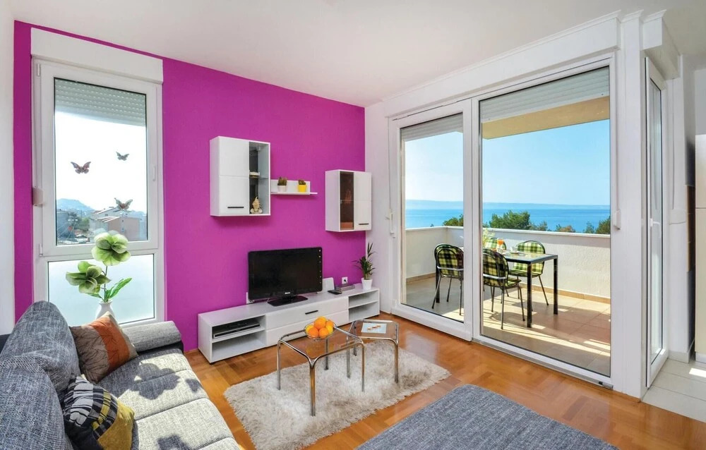 Amazing Home in Podstrana With Wifi and 2 Bedrooms