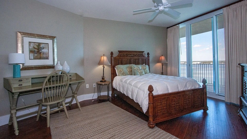 Crc1007 4 Bedroom Condo