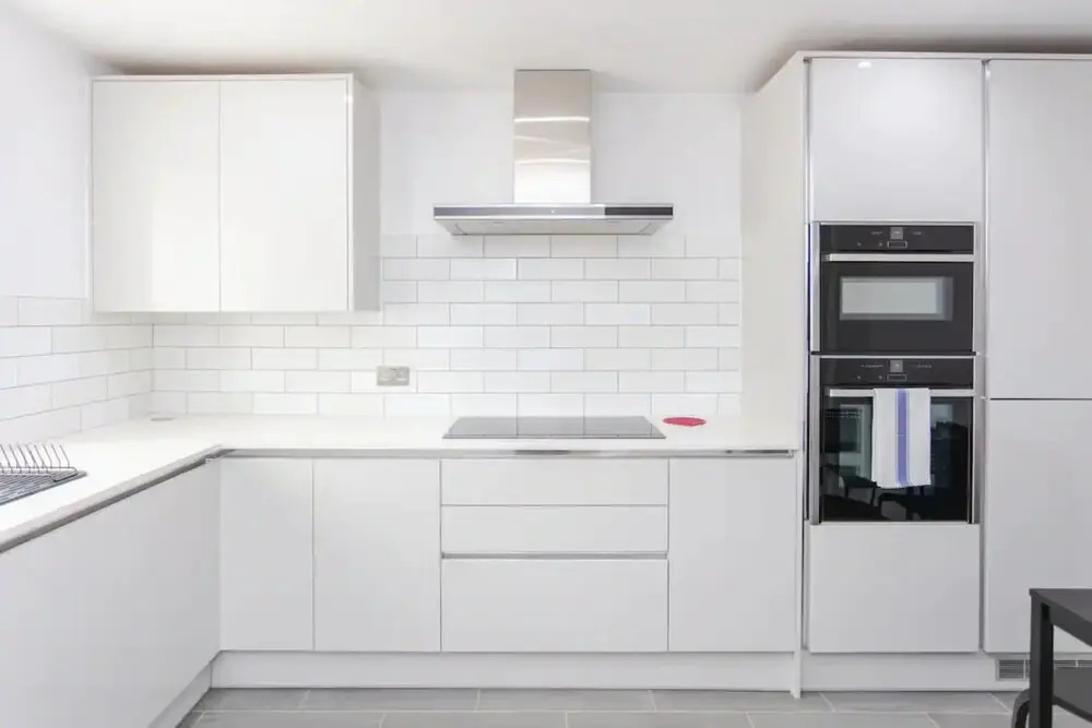 Bright 2 Bedroom House in Stratford With Garden