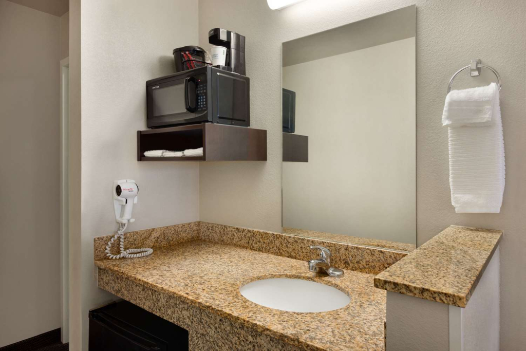 Baymont Inn And Suites Dexter