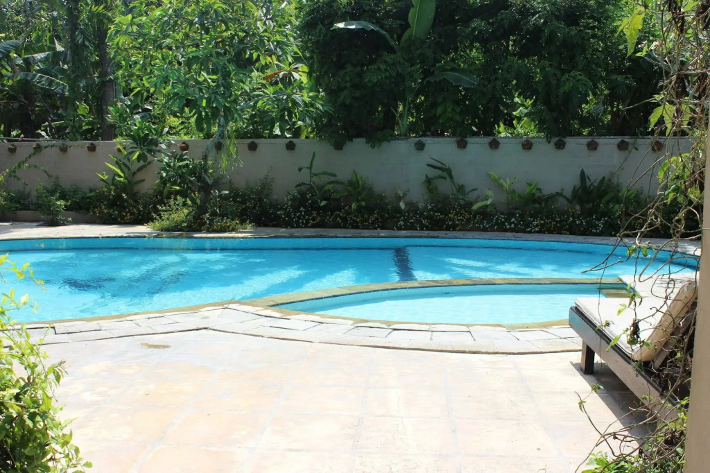 Anom Beach Hotel