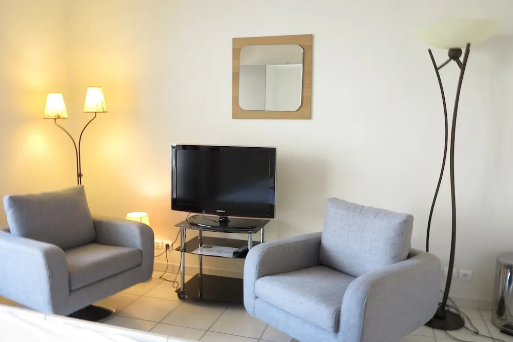 Modern and Cosy Studio