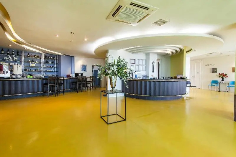 Pinebeach Hotel
