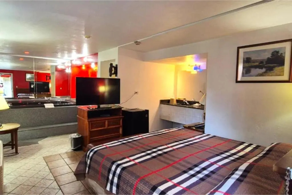 Saratoga Motel By Capital O Near Midway Airport Chicago IL