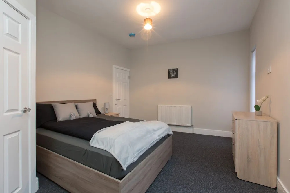Townhouse @ 66 Rose Street Stoke