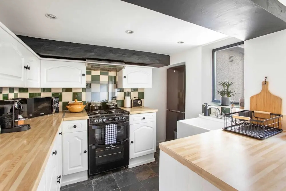 Stunning character 2bed Cottage in St Albans Wifi