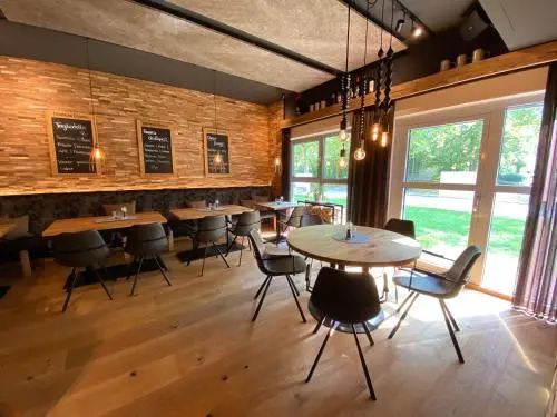 Hotel Dein Franz - Bistro, Kaffeebar & Outdoor-Lounge