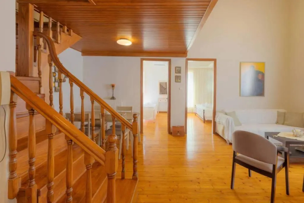 Anassa House