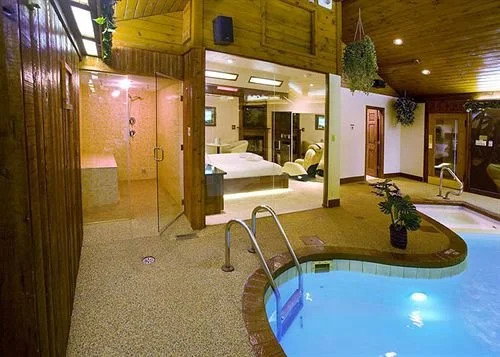 Sybaris Pool Suites