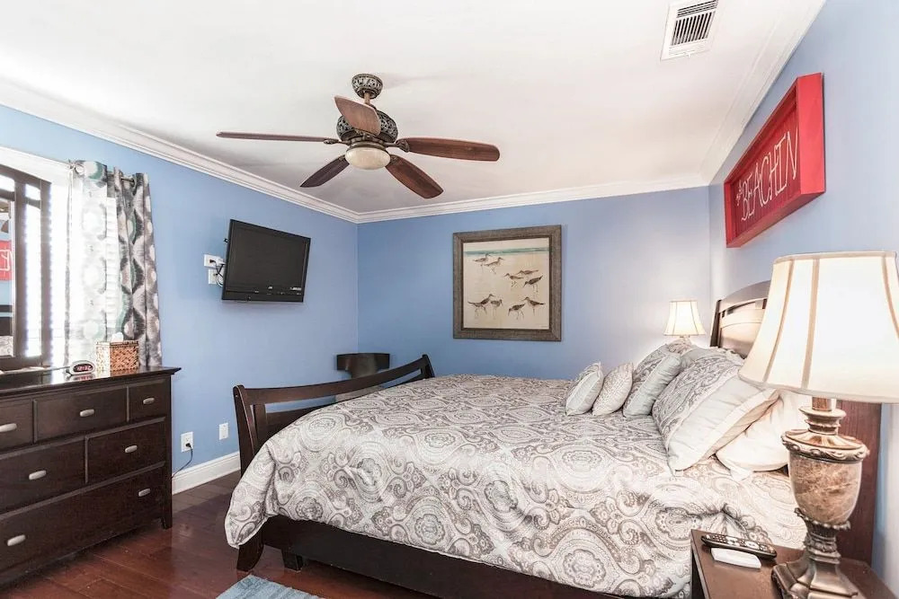 Central Destin Condo Next to Beach by RedAwning