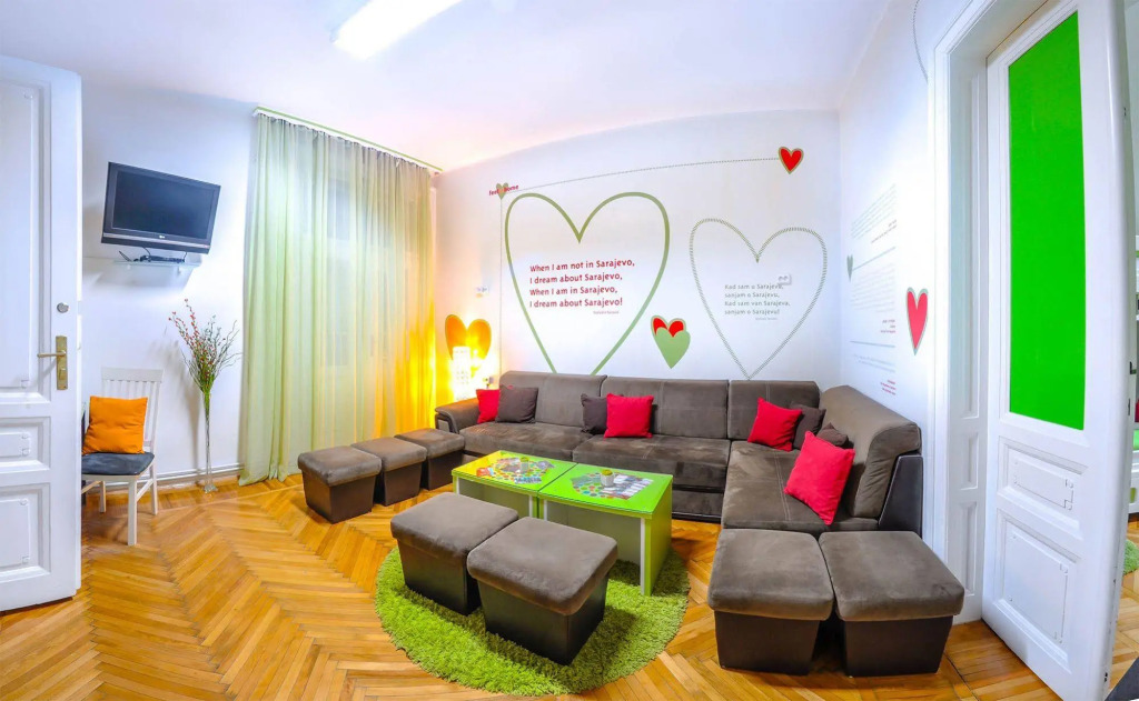Hostel For Me