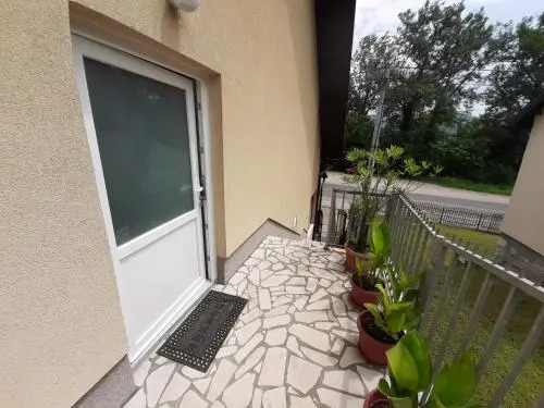 Apartmani i sobe "Tocak"