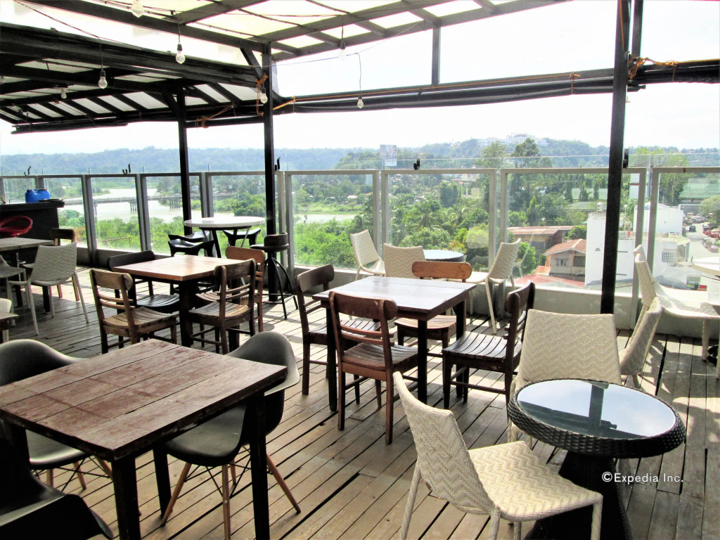 The Upperhouse Hotel Boutique Stay with City & River Views