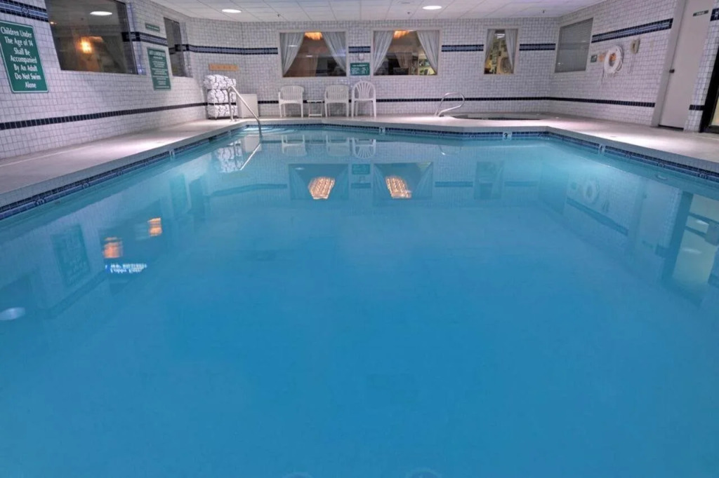 Shilo Inn Suites Hotel - Nampa Suites