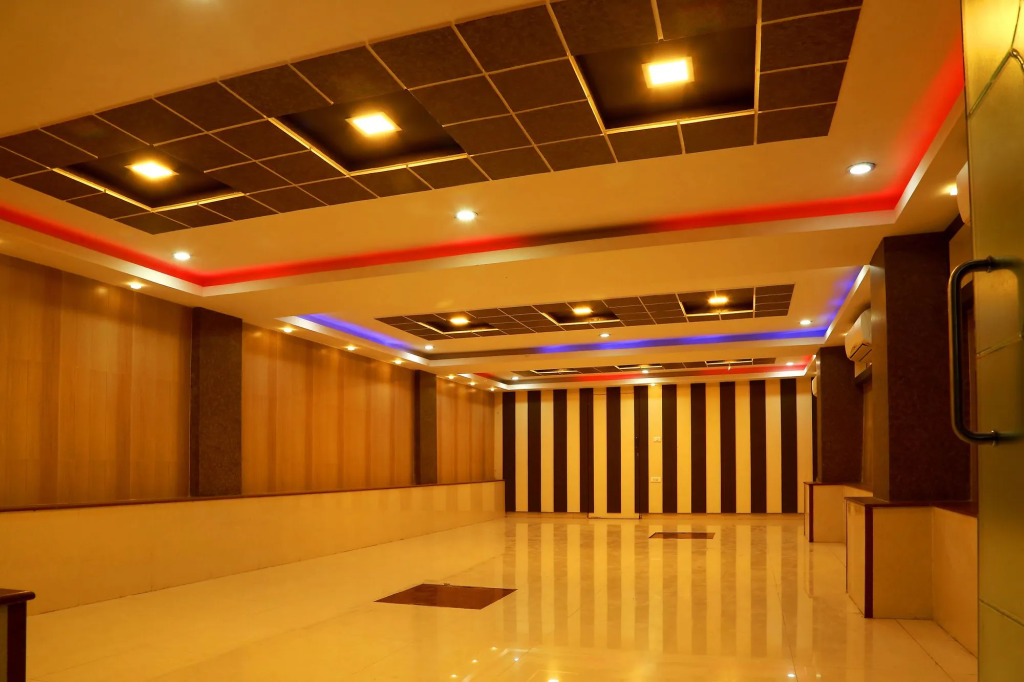 Royal Palm - Hotel Near Udaipur Railway Station