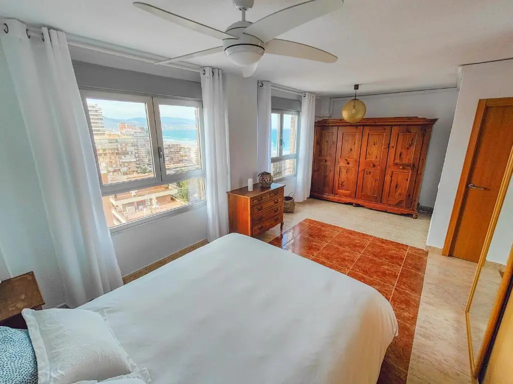 <1 Min Beach, Sea Views, AC, Wifi, Pool, 3xTennis