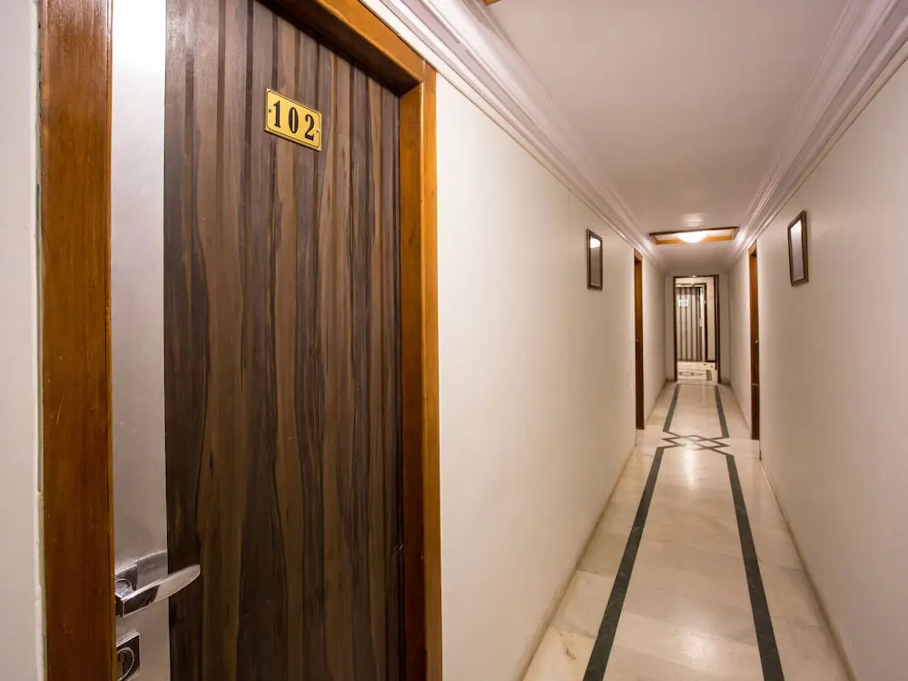 OYO 12078 Hotel Suncity