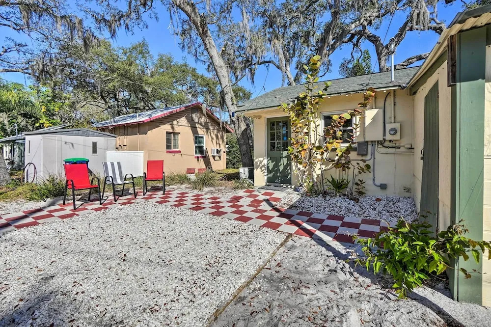 Palm Harbor Vacation Rental, Walk to Crystal Beach