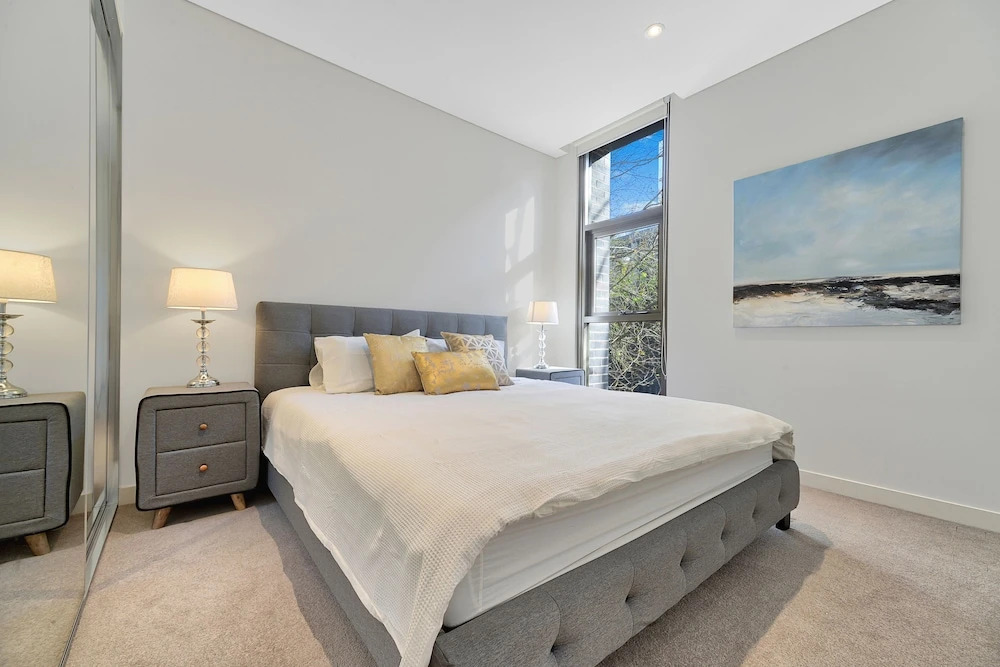 New Luxury Manhattan style in heart of CBD