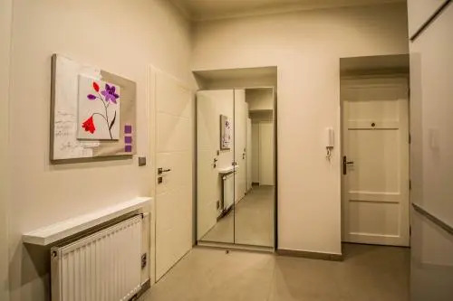 Bourgeois Apartment in Cultural Heritage Building by Ruterra