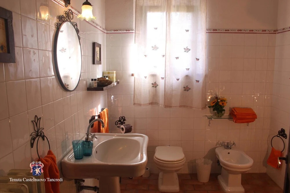 Villa With 4 Bedrooms in Buonconvento, With Pool Access, Furnished Gar