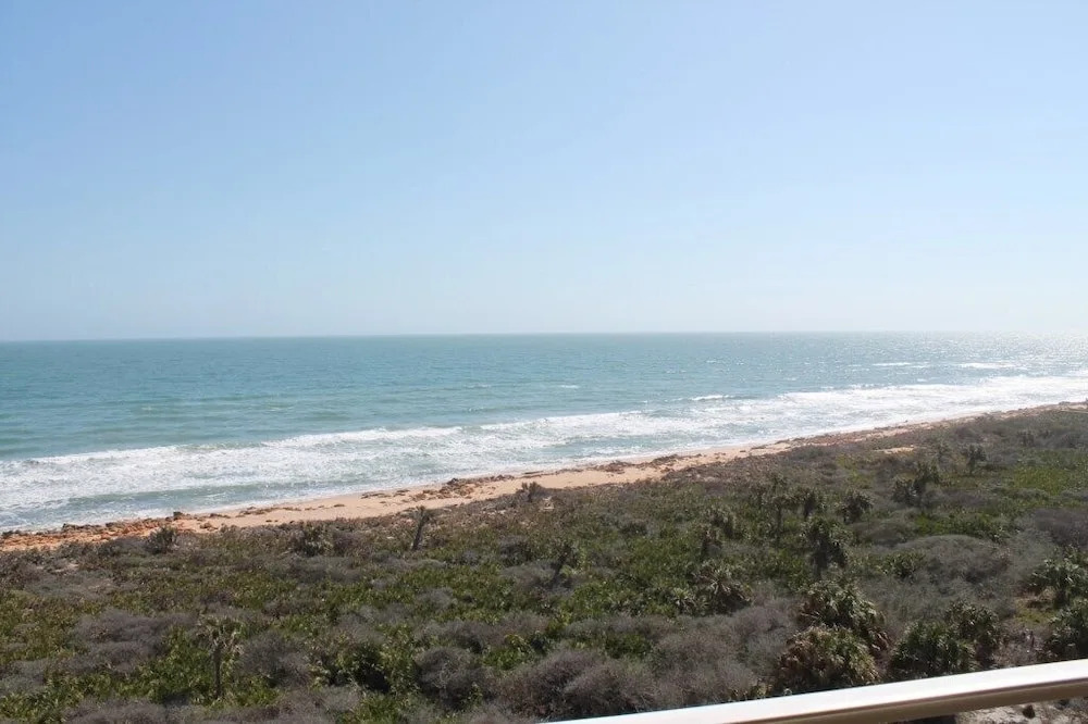Surf Club I, 1405