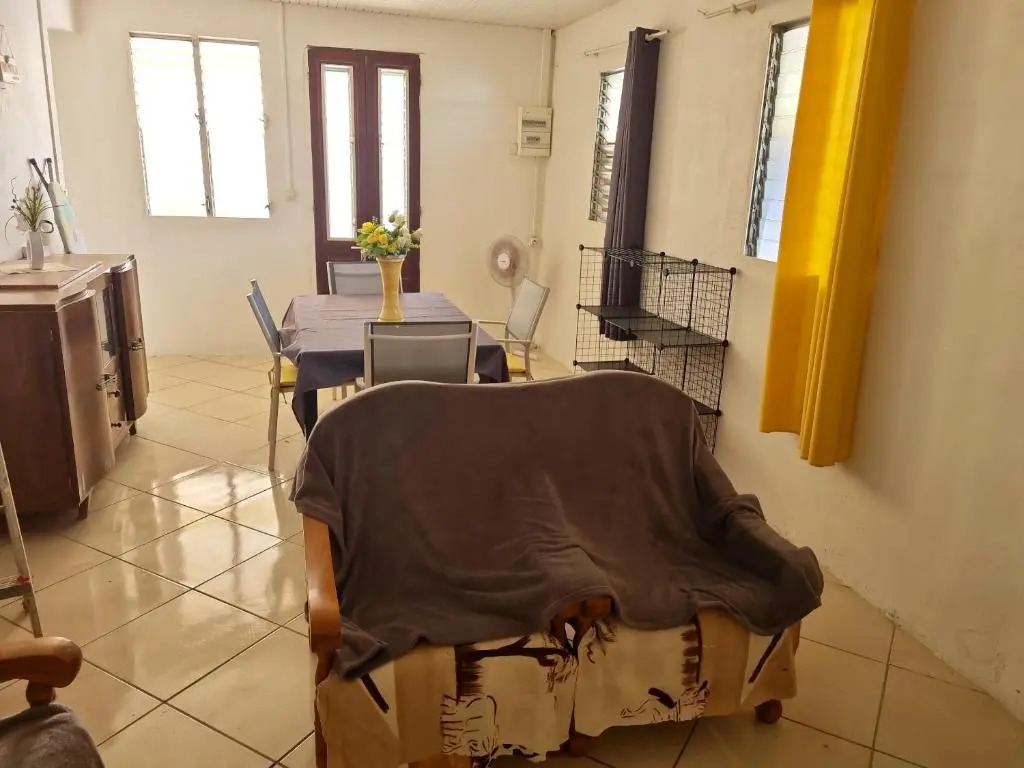 Maison charmante au Robert avec jardin et tennis à proximité