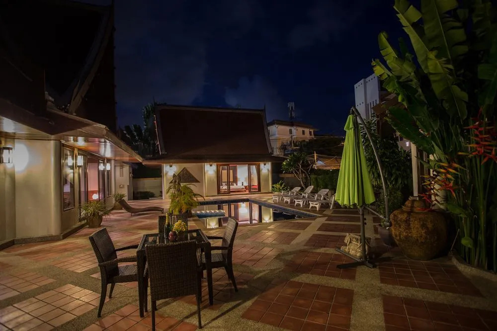 Sirinthara Villa 4 bed pool Nai Harn